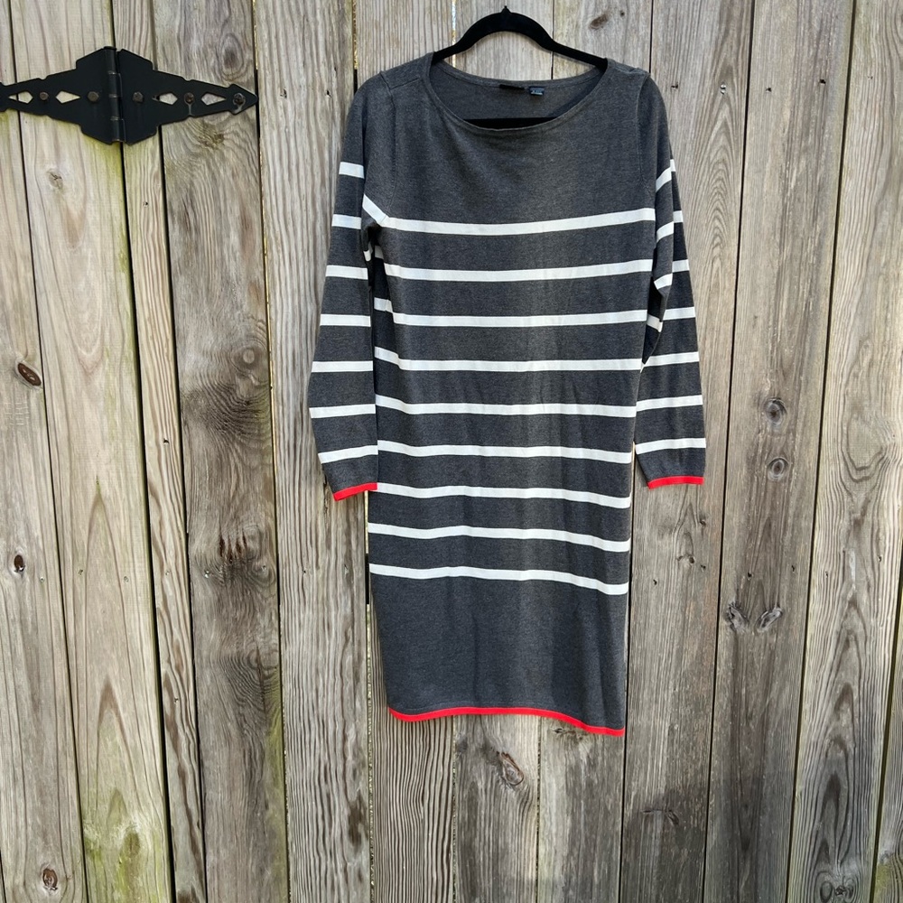 ESMARA Gray and White Striped Shift Dress Women’s Medium 8/10